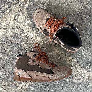 Danner hiking shoes boots